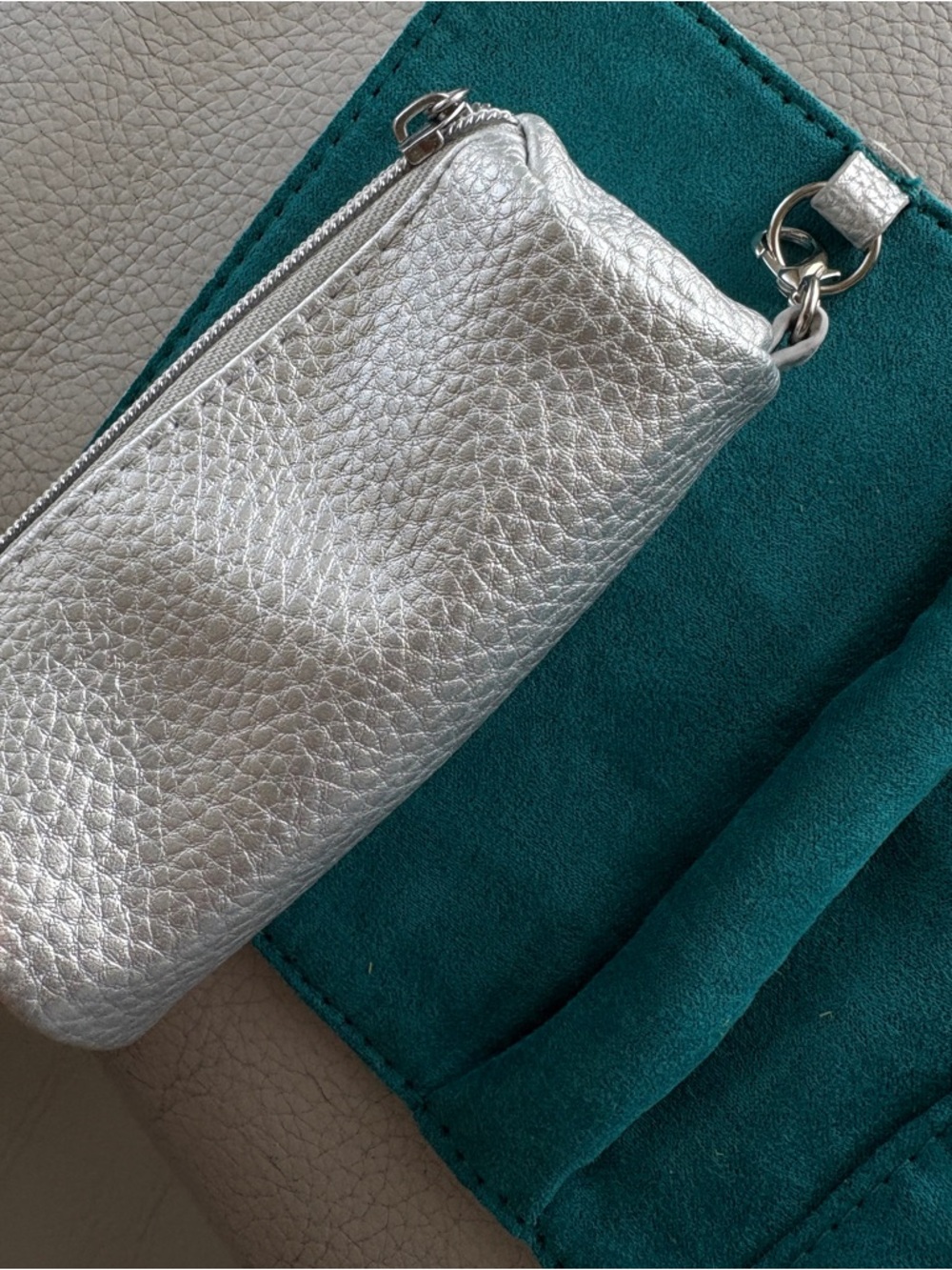 Swarovski Metallic Silver Faux Pebbled Leather Case Mini Bag Jewelry Roll - Picture 5 of 12